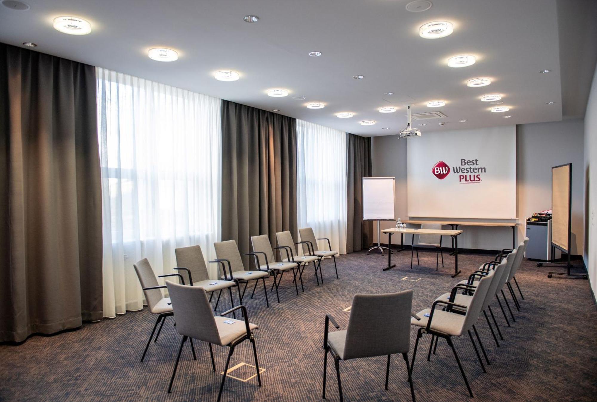 Best Western Plus Hotel Fellbach-Stuttgart Ngoại thất bức ảnh